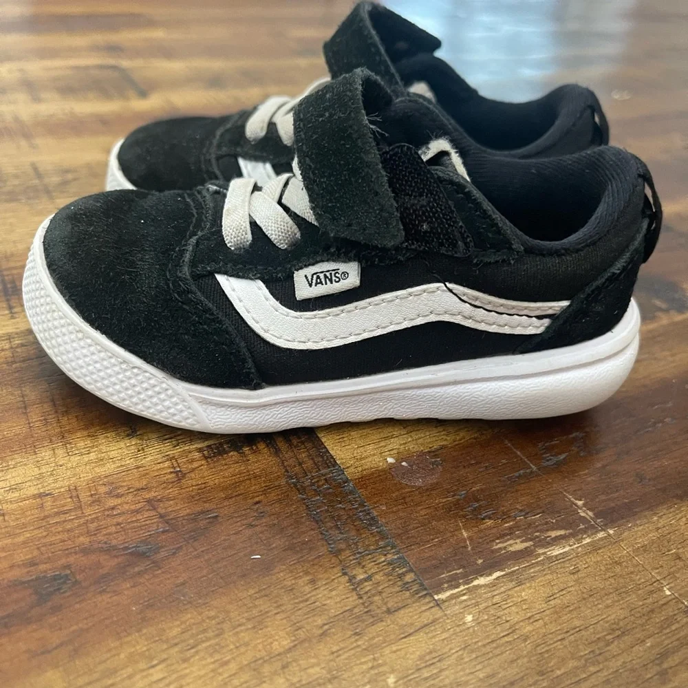 Vans Kids Ultrarange 66 V Black White Sneakers - Picture 4 of 12